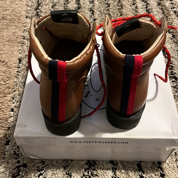 Steve Madden brown combat boots - Picture 3 of 4